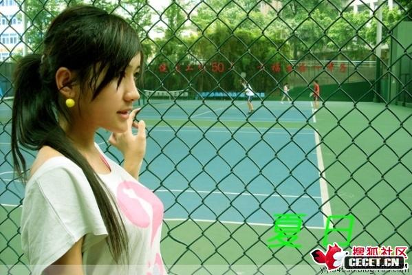 <em>艺校女生</em>称愿被张艺谋潜规则 望有富商来包_七