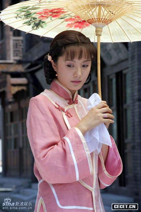 陈婷 出生地:北京 身高:1.70 职业:模特,演员 电视剧: 2006《玉碎》饰女一号叠玉 2006《格格的女儿》女一号白云秋、景娴格格 2006《喜气洋洋猪八戒》小月 广告: 佳能中国形象小姐 雅格尔服饰费翔版女主演 靓妃祛斑霜电视广告