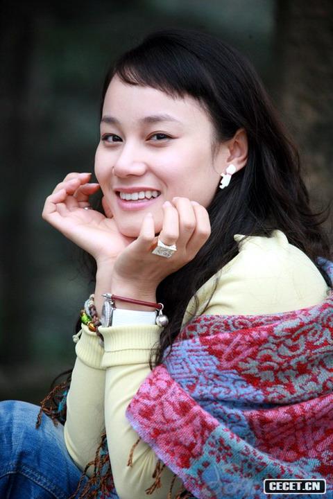 孙敬涛生日:7.31日 身高:167 电视剧: 2006《最近有点烦》 2005《沙场点兵》 《肥姐挂帅》 《四号女监》 《齐天大圣孙悟空》狐狸精 《杨乃武与小白菜》 2000全国希望之星大赛广告模特组金奖