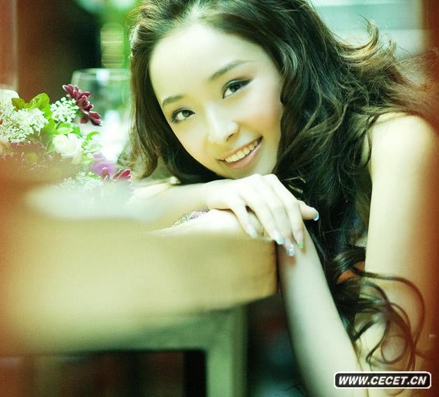 һԸмҾдƬ񾲵΢ЦԸеġ