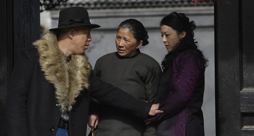 《<em>火线三兄弟</em>》不拒家长里短 恋爱难过家长关