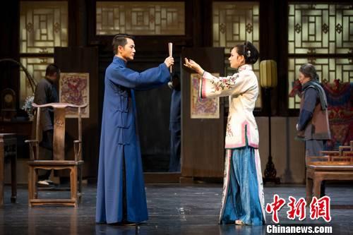 明星演员助阵 六月多部“老戏”能否演出新意?