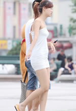 三亚街拍的泰国裙白嫩