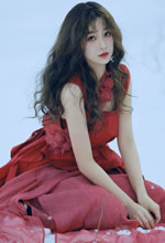 虞书欣红色连衣裙在雪
