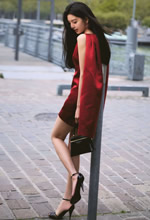 �����һĨ�ƺ�ڹ�͸���¾�