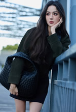 ��������վ�ڽ�ͷ��������