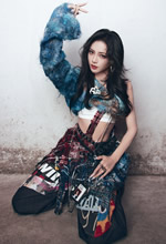 л�����ڰ׸�����ײ����ɫ��