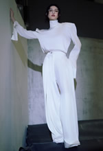 �ӳ������������Գ��������