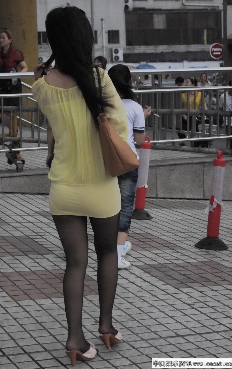 心华路街拍的丝袜薄裙<em>妹妹</em>_七七<em>图吧</em>77tuba.c